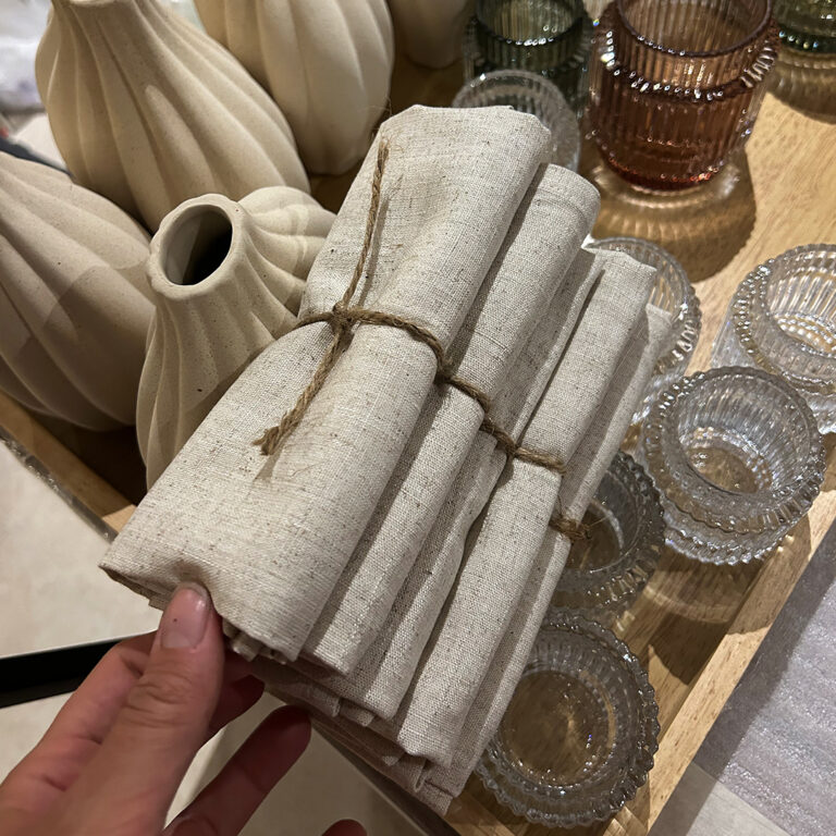 KIPO restaurant decoration sorcing by Thread - 3